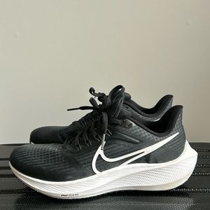 Nike Pegasus 39 Air Zoom Woman’s 7 Black